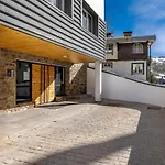 아파트 House *